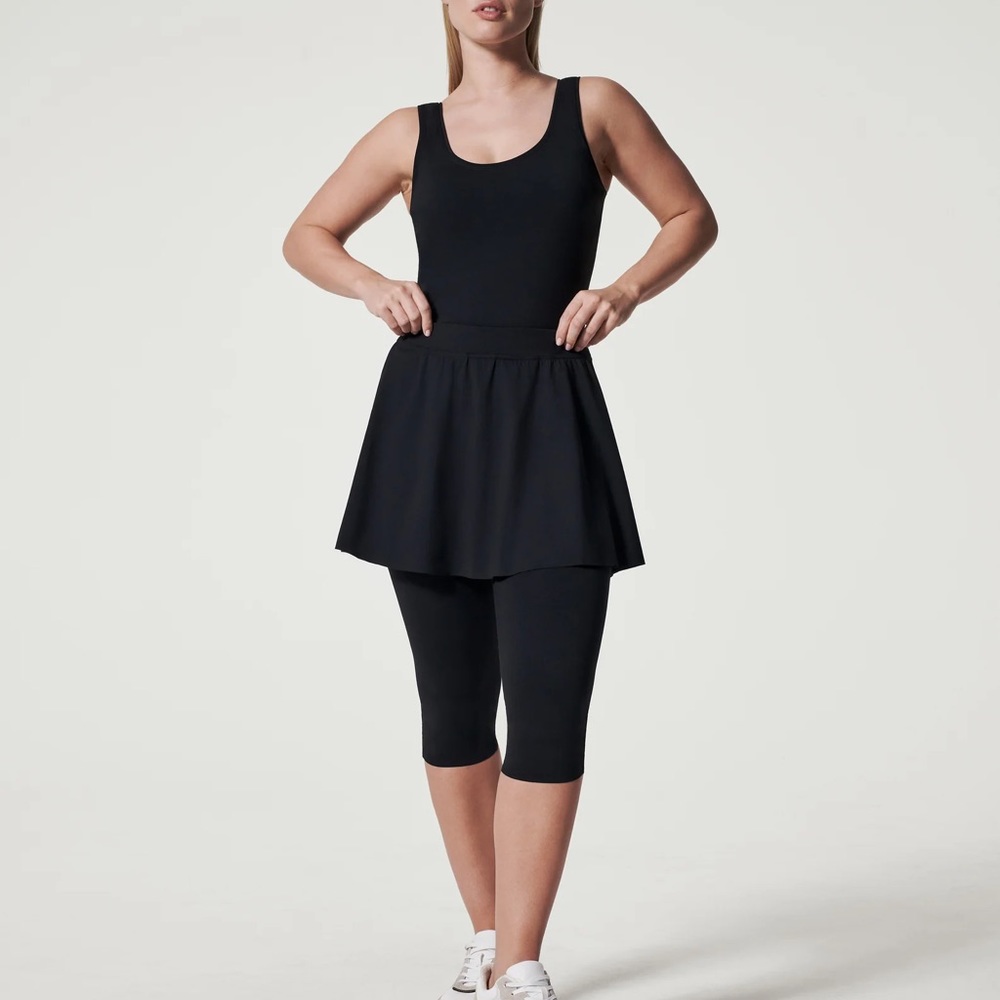 NWT SPANX Booty Boost® Active Skirt Around Knee Leggings In Black, S